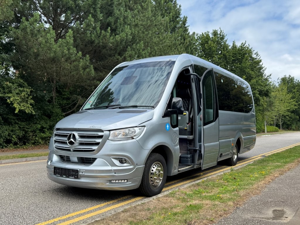 Stratford-upon-Avon Mini Bus hire