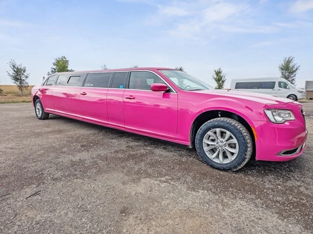 Stratford-upon-Avon Pink Limousine for hire