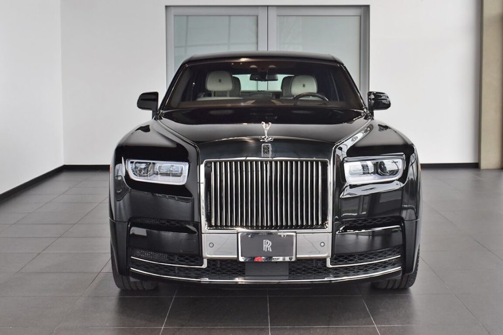 Stratford-upon-Avon Rolls Royce Phantom Black ready for hire